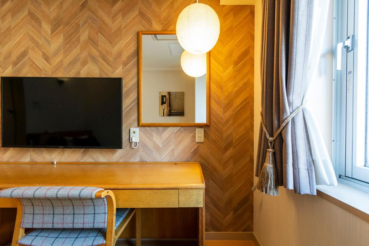 Hotel Toms Tokyo prefektur Exteriör bild